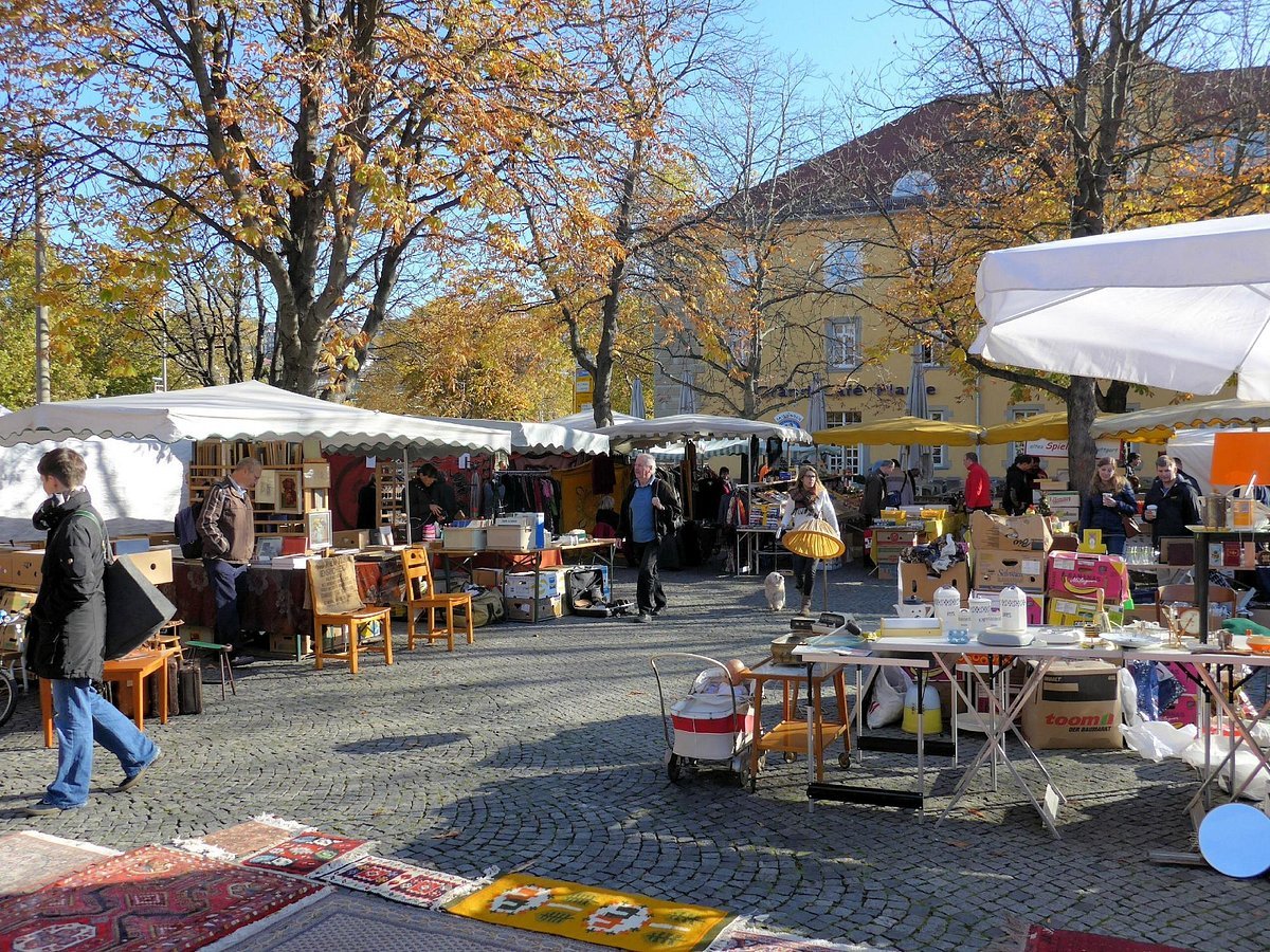 칼스플라츠 벼룩시장 (Flohmarkt Karlsplatz)